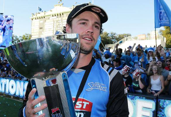 Travis Head signs a two-year contract extension with Adelaide Strikers
